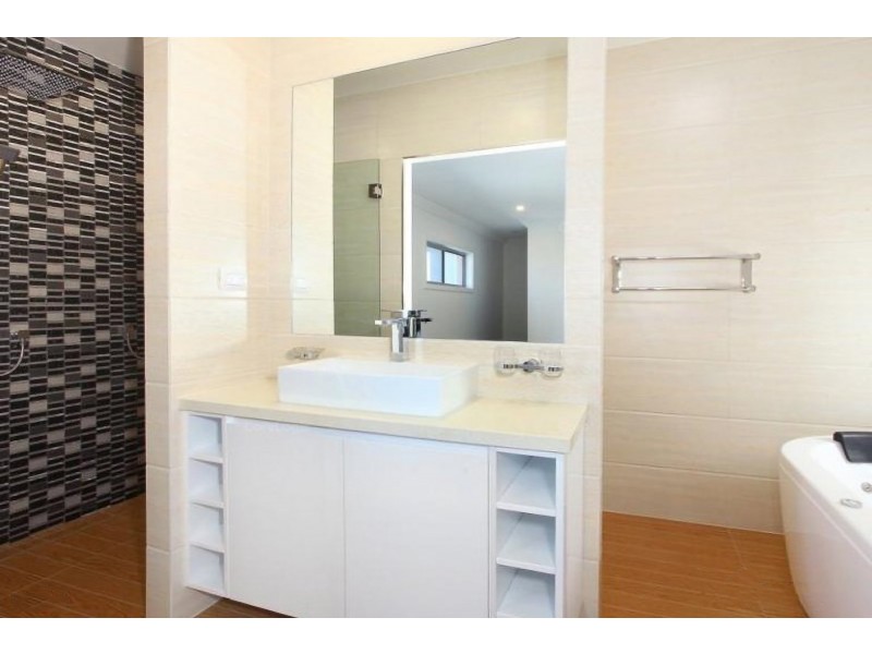63 Southaven Drive, Helensvale QLD 4212