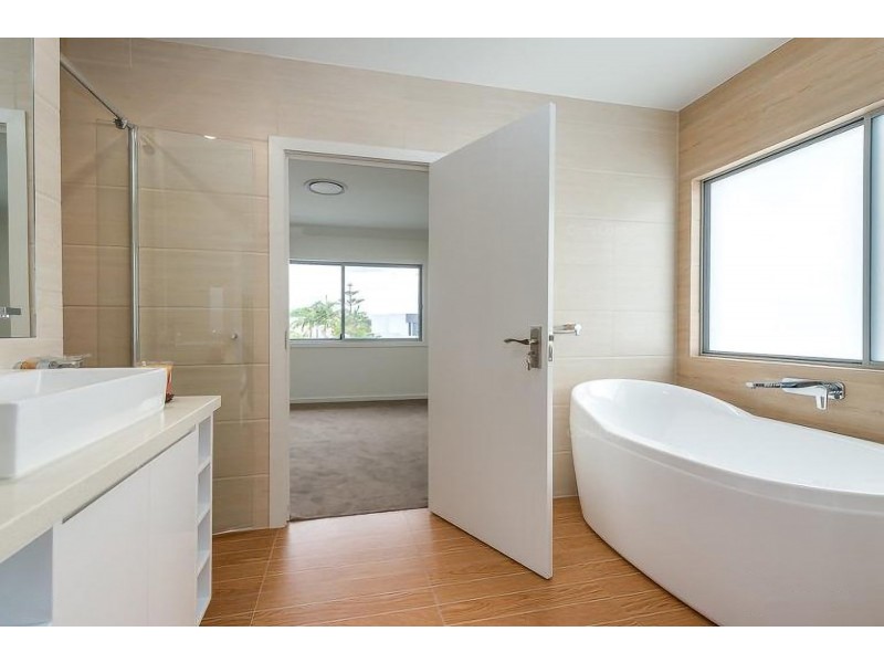 63 Southaven Drive, Helensvale QLD 4212