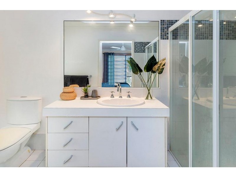 32 Babirra Street, Hope Island QLD 4212