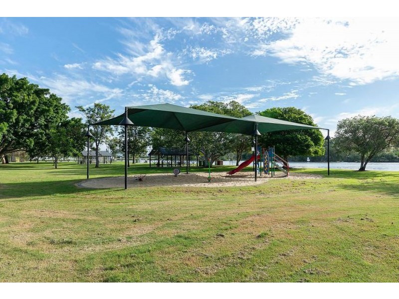 32 Babirra Street, Hope Island QLD 4212