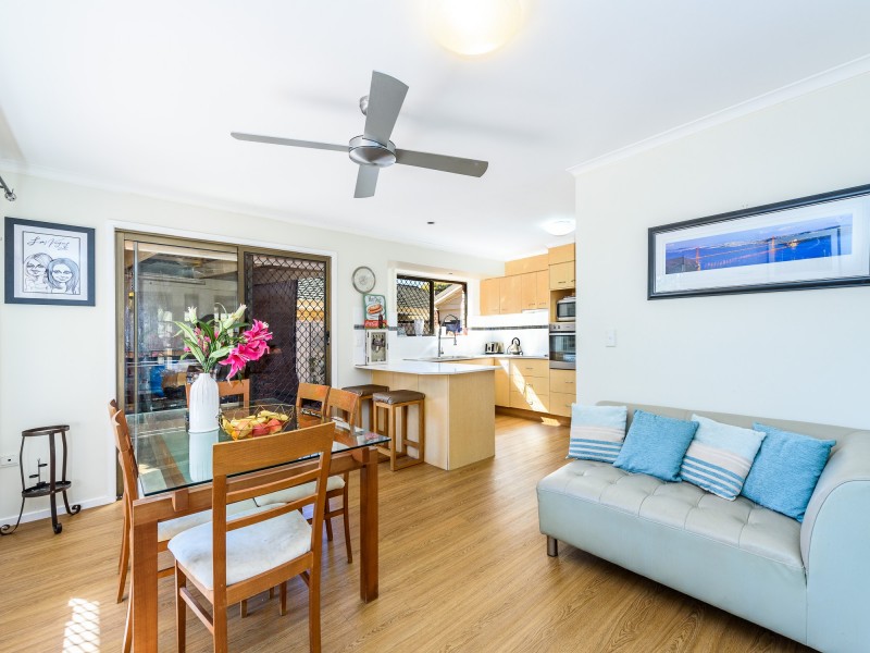 4 Minden Crescent, Helensvale QLD 4212