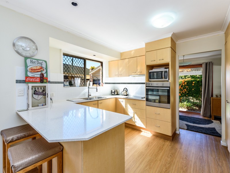 4 Minden Crescent, Helensvale QLD 4212