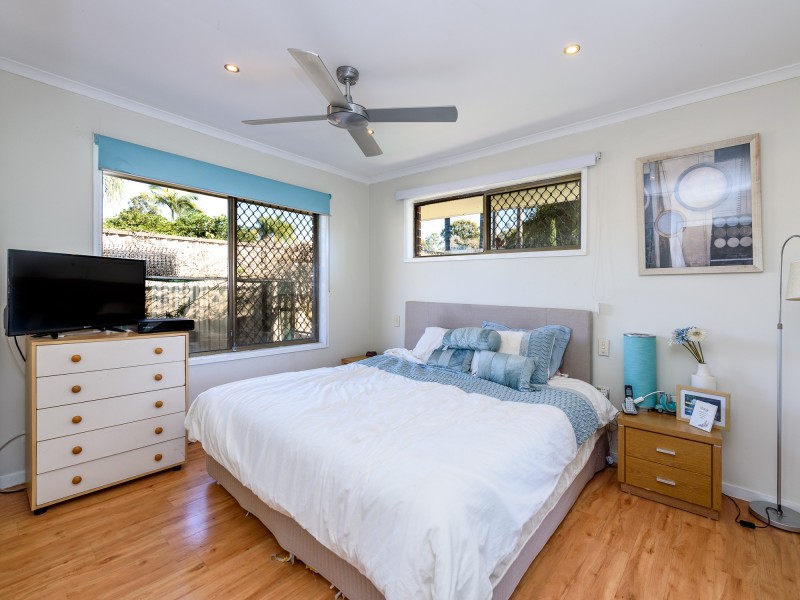 4 Minden Crescent, Helensvale QLD 4212