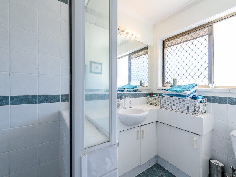 4 Minden Crescent, Helensvale QLD 4212