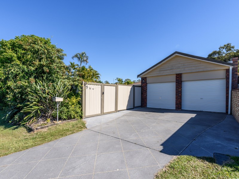 4 Minden Crescent, Helensvale QLD 4212