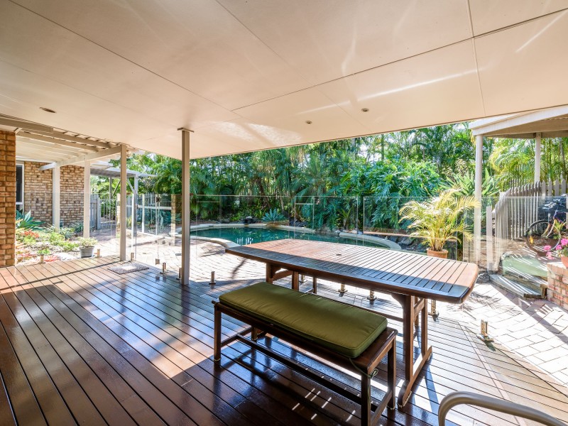 10 Riverdowns Crescent, Helensvale QLD 4212