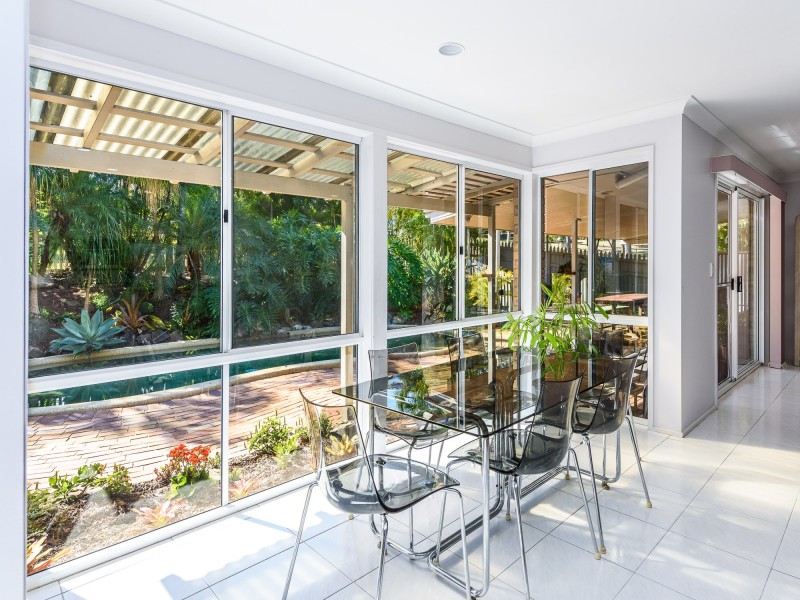 10 Riverdowns Crescent, Helensvale QLD 4212