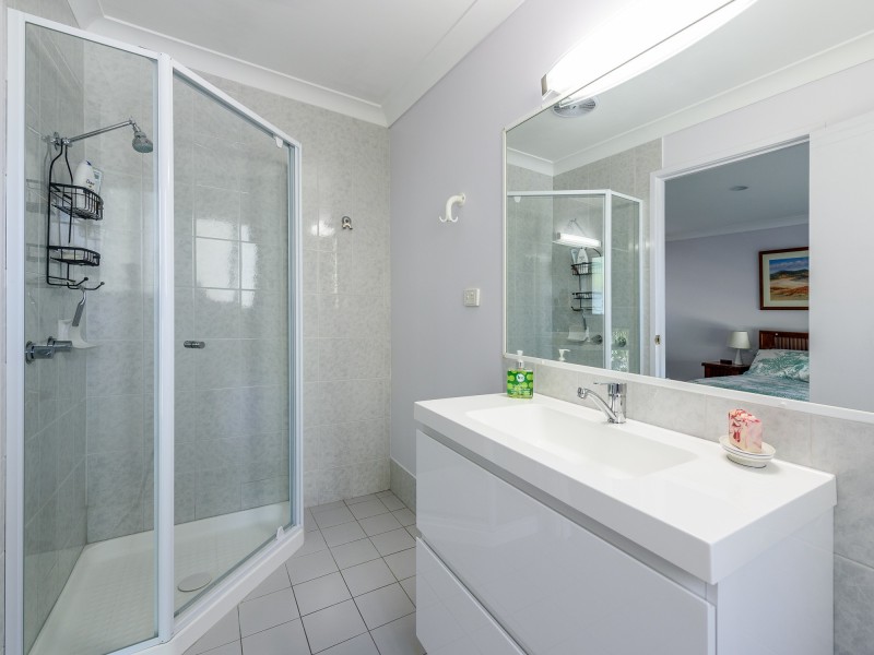 10 Riverdowns Crescent, Helensvale QLD 4212