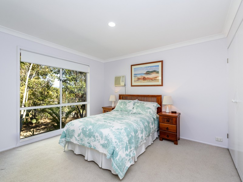 10 Riverdowns Crescent, Helensvale QLD 4212