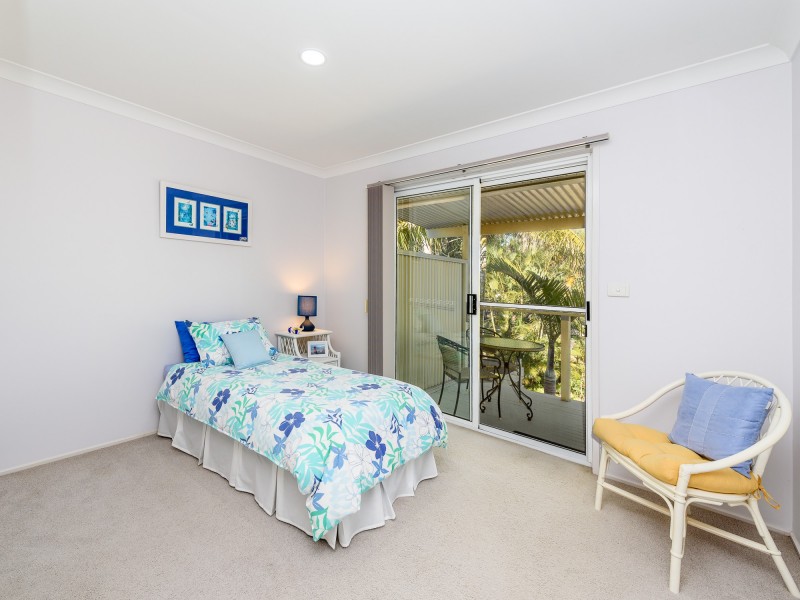 10 Riverdowns Crescent, Helensvale QLD 4212