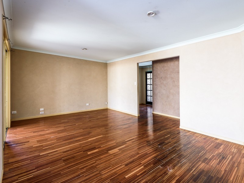 207 Mildura Drive, Helensvale QLD 4212