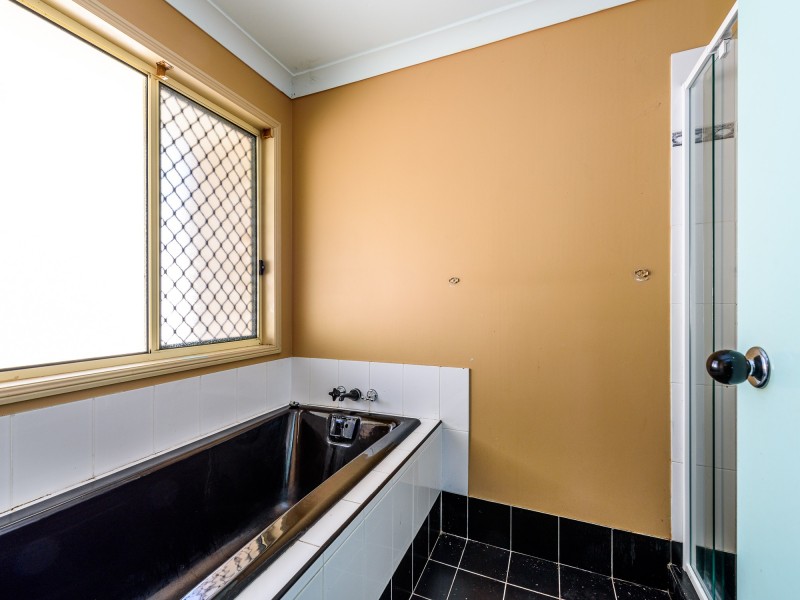 207 Mildura Drive, Helensvale QLD 4212