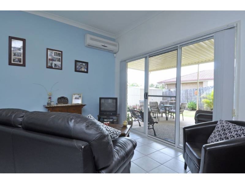 24 Manra Way, Pacific Pines QLD 4211