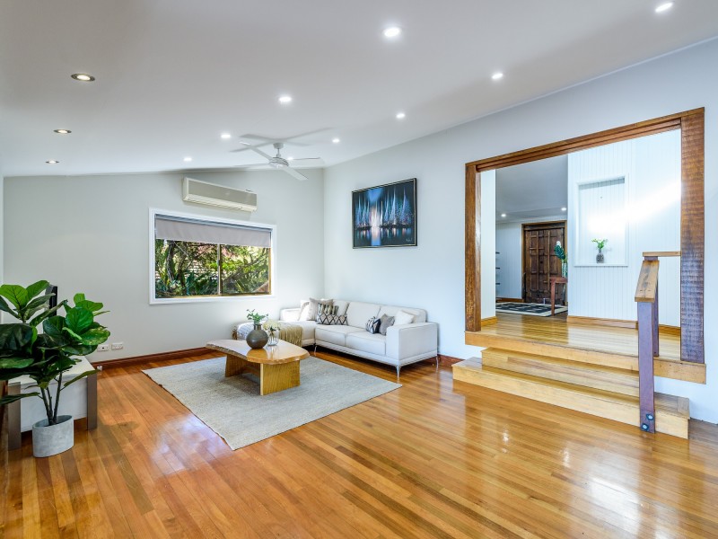 38 Ridgevale Drive, Helensvale QLD 4212