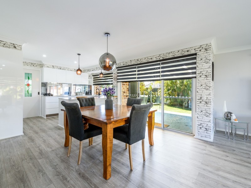 92 Parkes Drive, Helensvale QLD 4212