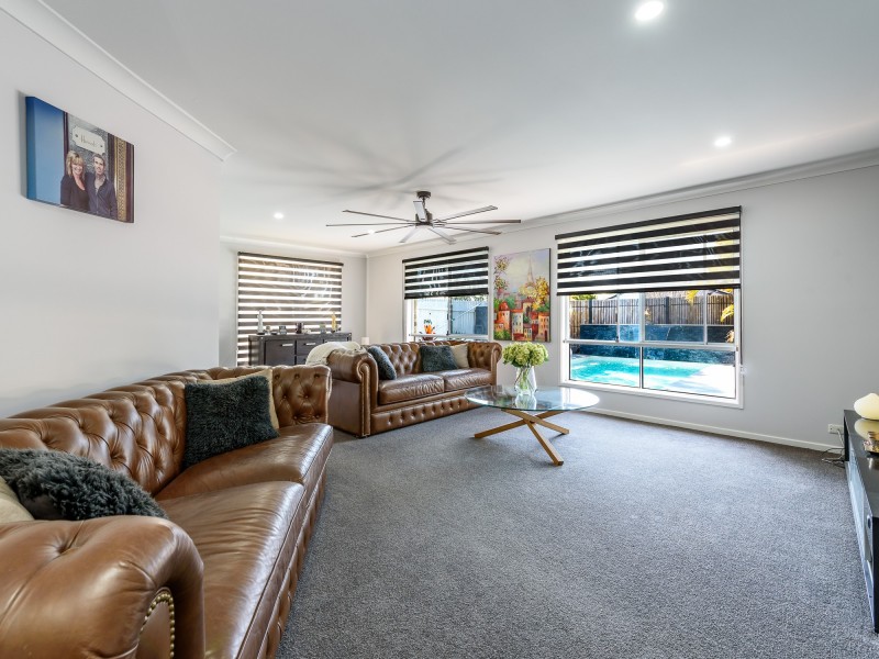 92 Parkes Drive, Helensvale QLD 4212