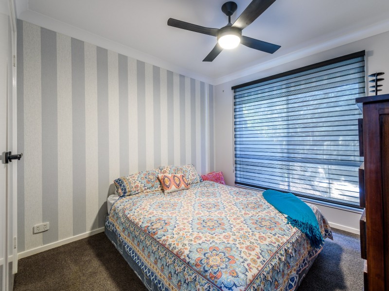 92 Parkes Drive, Helensvale QLD 4212