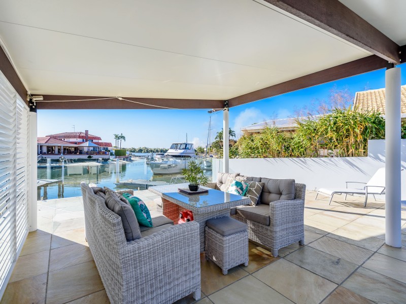 1 Dobell Avenue, Paradise Point QLD 4216