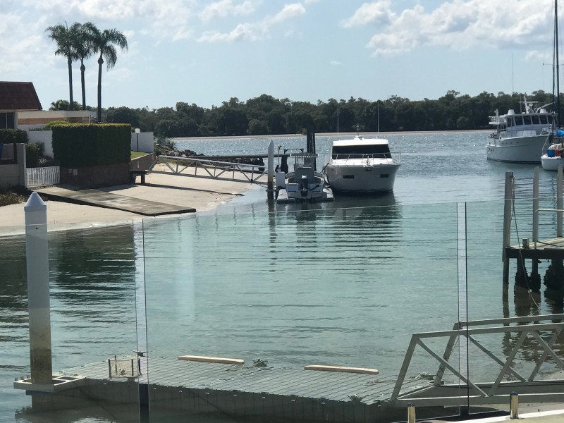 1 Dobell Avenue, Paradise Point QLD 4216