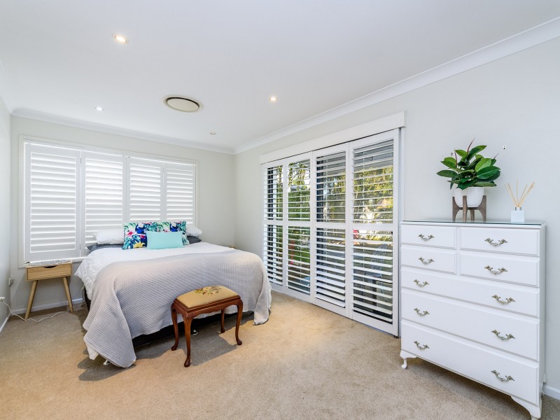 1 Dobell Avenue, Paradise Point QLD 4216