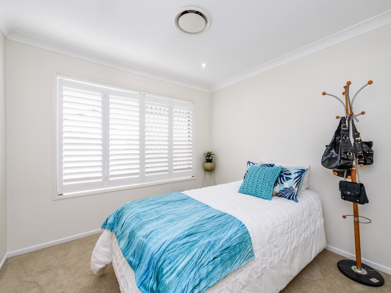 1 Dobell Avenue, Paradise Point QLD 4216