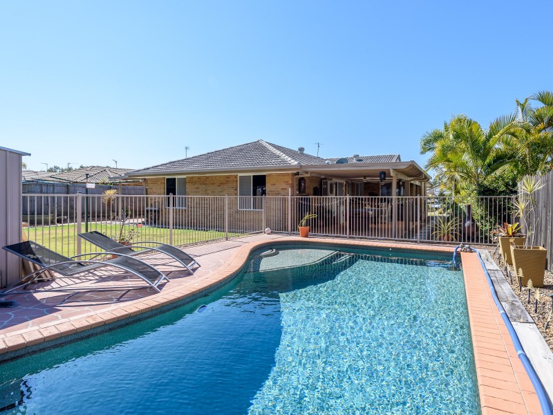 8 Westpark Court, Helensvale QLD 4212