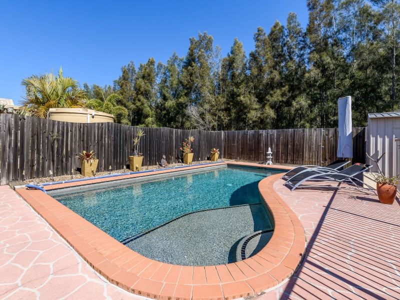 8 Westpark Court, Helensvale QLD 4212