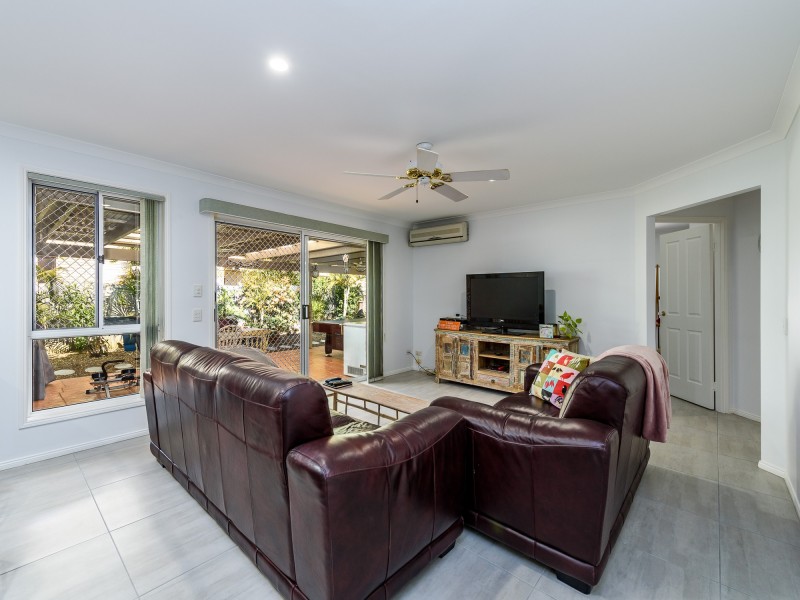 8 Westpark Court, Helensvale QLD 4212