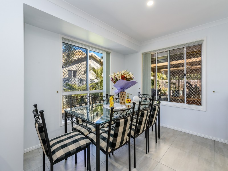 8 Westpark Court, Helensvale QLD 4212