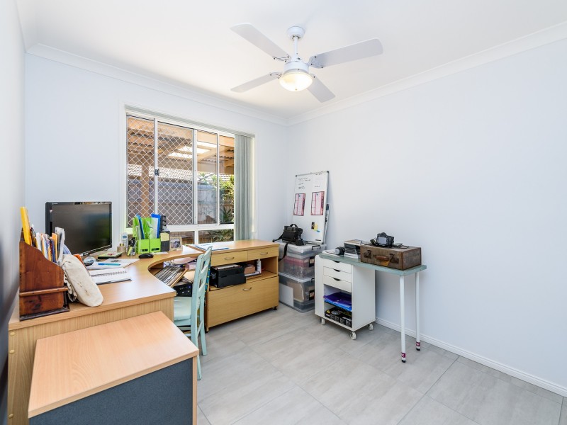 8 Westpark Court, Helensvale QLD 4212