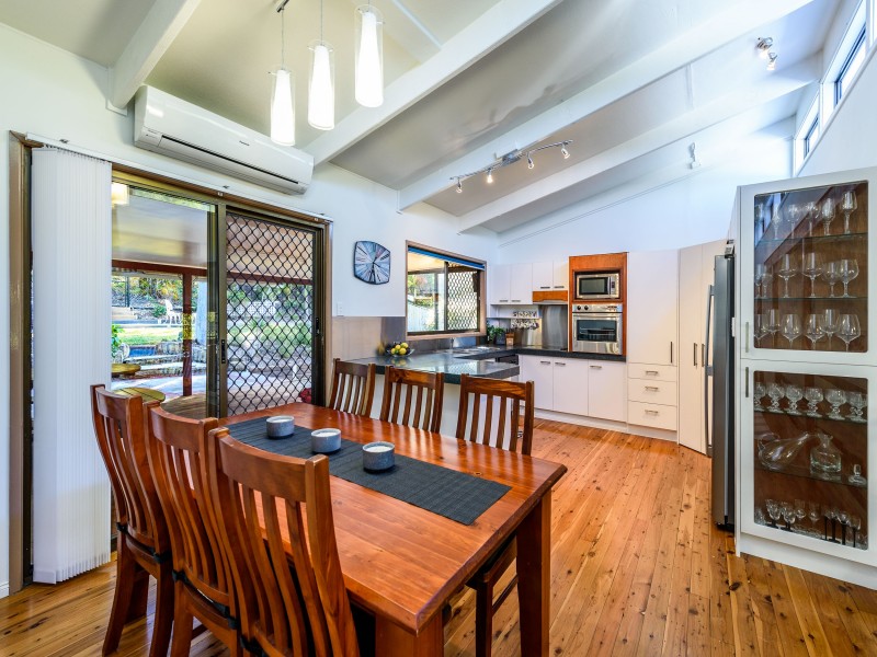 22 Camden Court, Helensvale QLD 4212