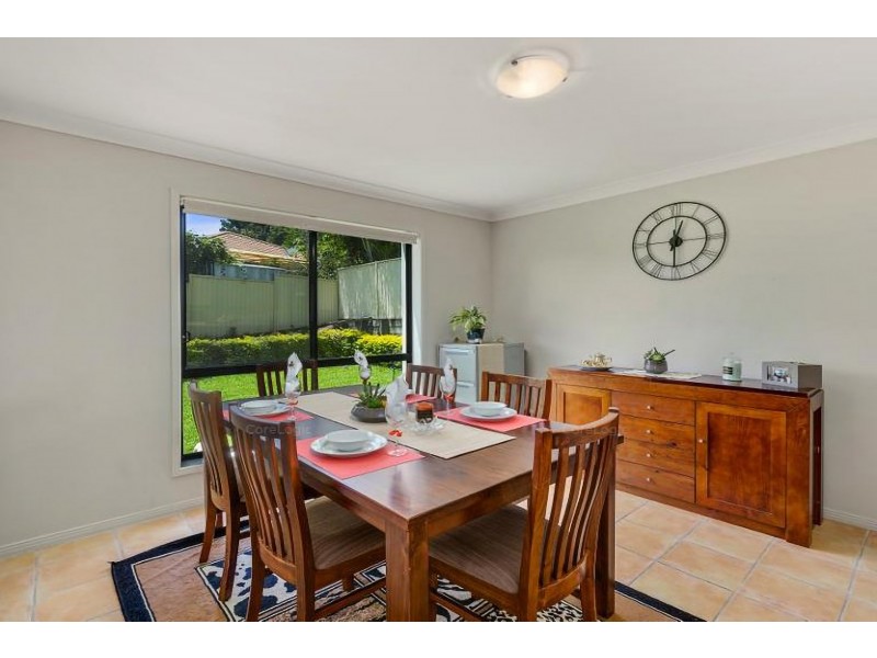 8 Katie Court, Arundel QLD 4214