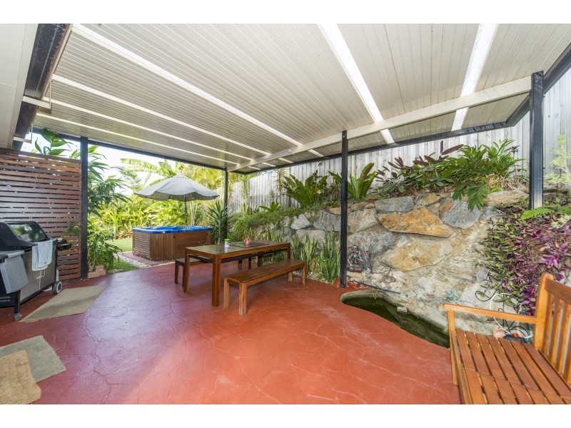 4 Murchison Street, Pacific Pines QLD 4211