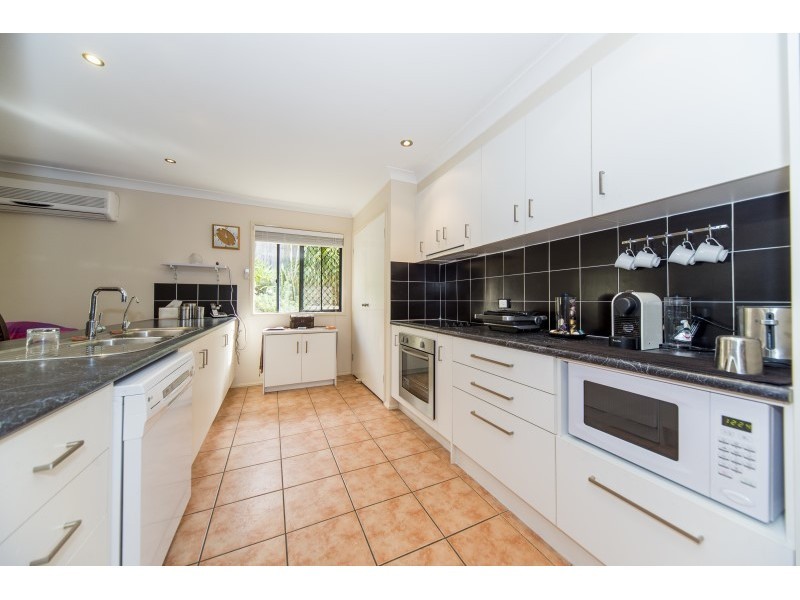 4 Murchison Street, Pacific Pines QLD 4211