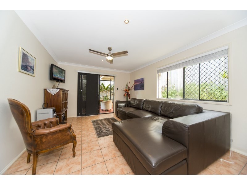 4 Murchison Street, Pacific Pines QLD 4211