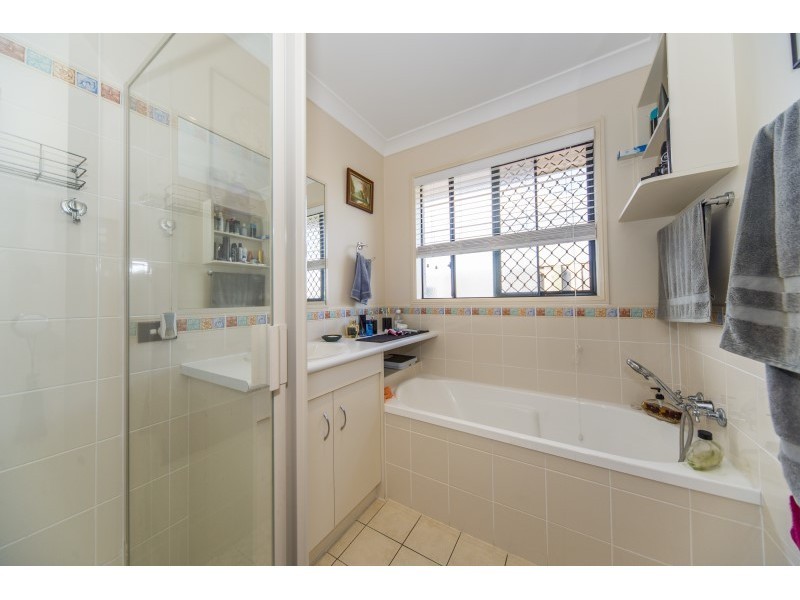 4 Murchison Street, Pacific Pines QLD 4211