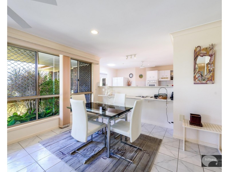 1 Leura Place, Helensvale QLD 4212