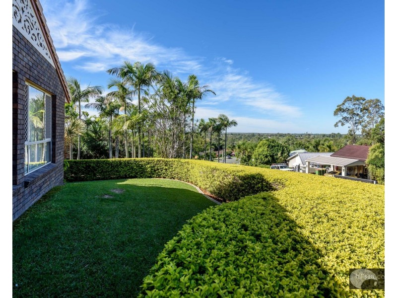 1 Leura Place, Helensvale QLD 4212