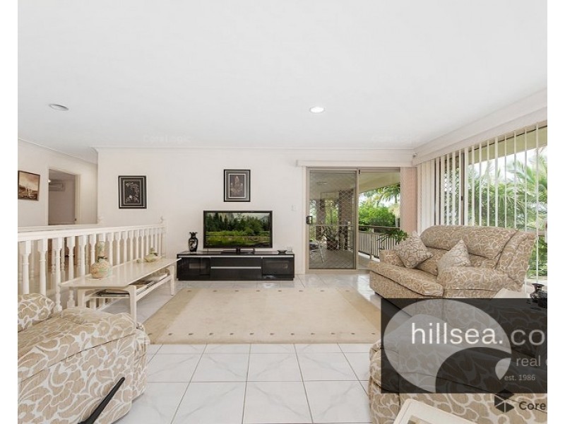 1 Leura Place, Helensvale QLD 4212