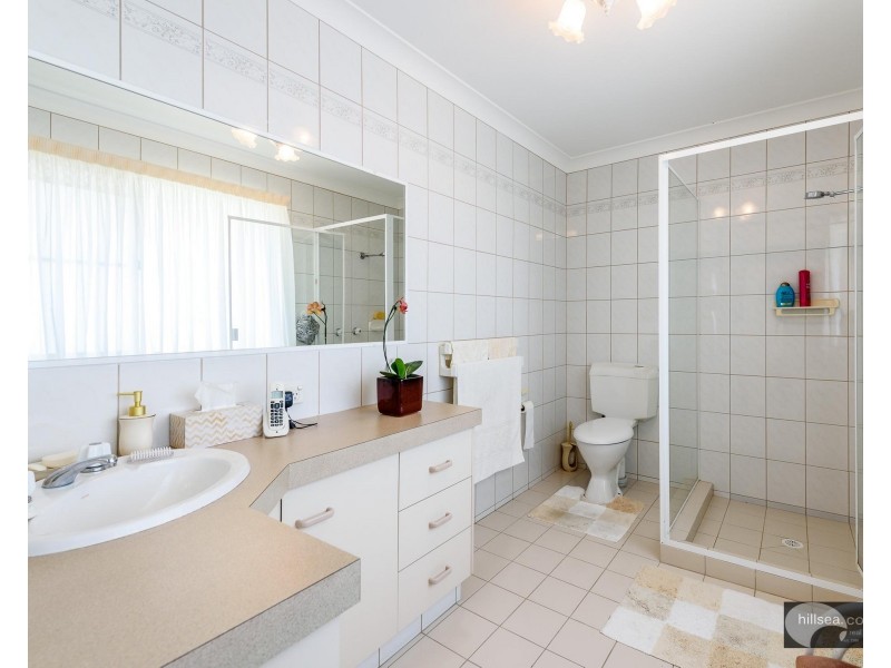 1 Leura Place, Helensvale QLD 4212