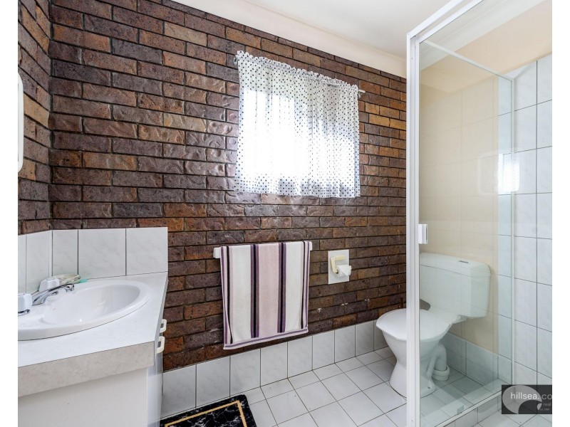 1 Leura Place, Helensvale QLD 4212