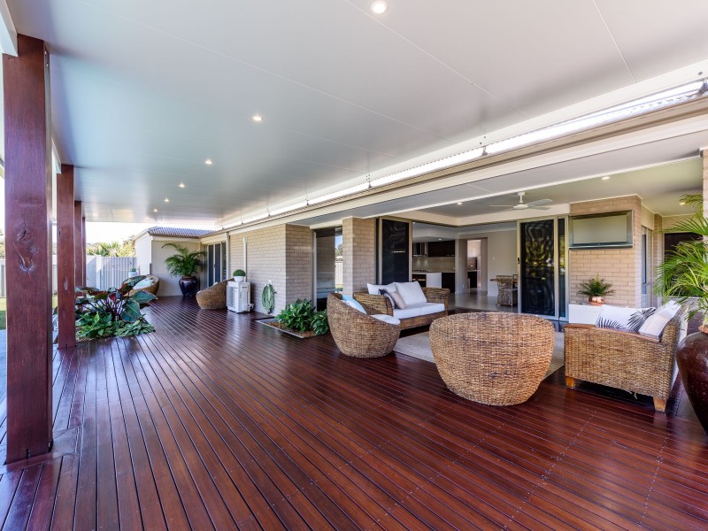 1 Allington Circuit, Maudsland QLD 4210