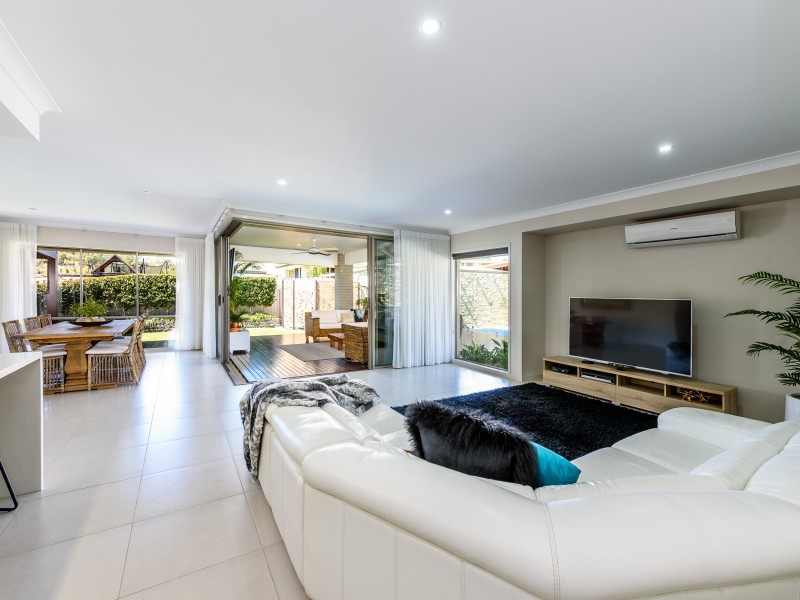 1 Allington Circuit, Maudsland QLD 4210