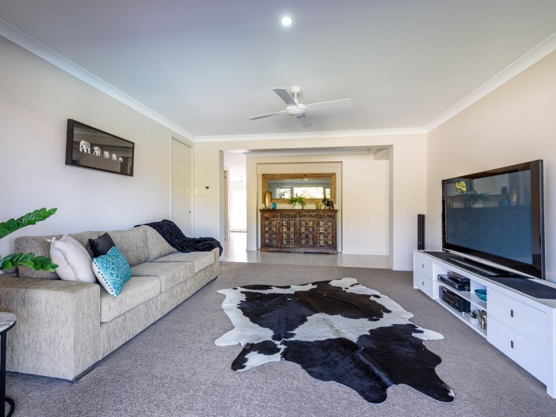 1 Allington Circuit, Maudsland QLD 4210