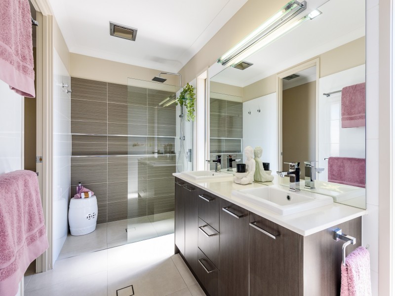 1 Allington Circuit, Maudsland QLD 4210