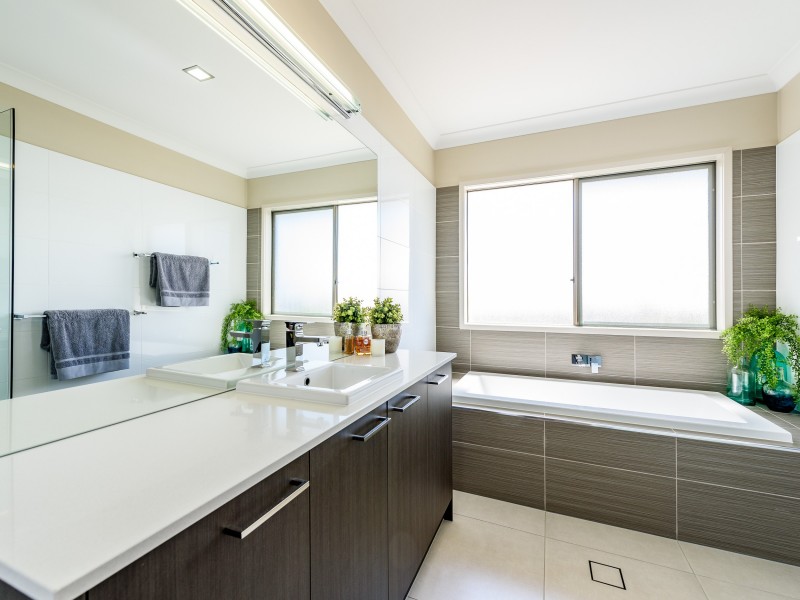 1 Allington Circuit, Maudsland QLD 4210