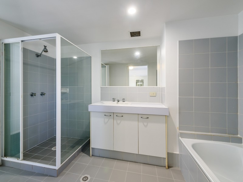 10/444 Marine Parade, Biggera Waters QLD 4216