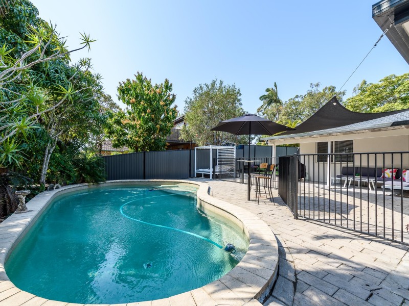 4 Dubbo Court, Helensvale QLD 4212