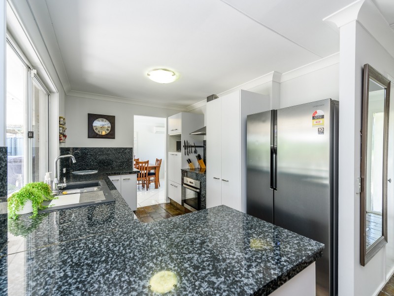 4 Dubbo Court, Helensvale QLD 4212