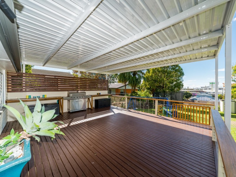 33 Ashbourne Terrace, Biggera Waters QLD 4216